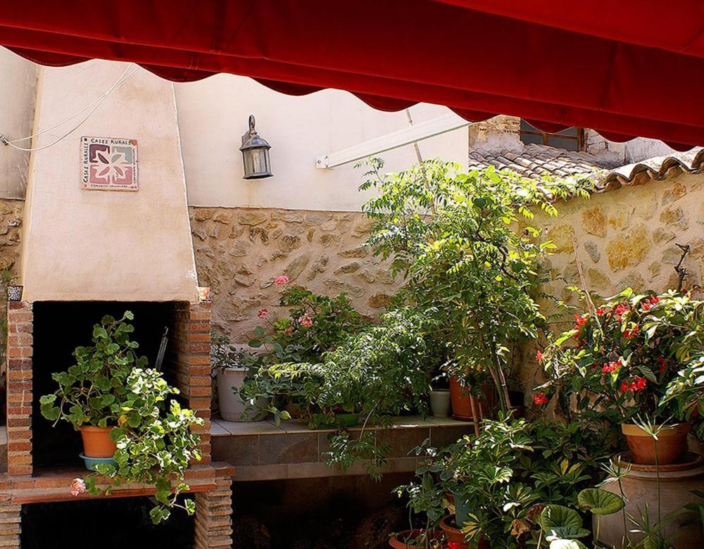 Gasthaus La Llar D'Aitana Alcoleja Exterior foto
